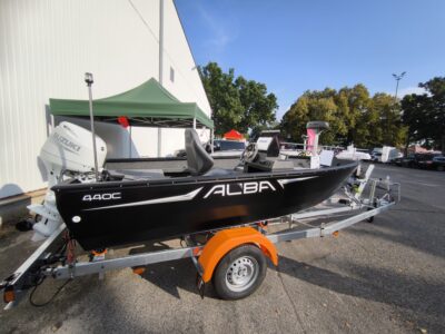 ALBA 440 Console – The Ideal Aluminum Boat for Fishing and Recreation